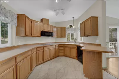 1244 Churchill Dr, Oakland, OR 97462 - Photo 10