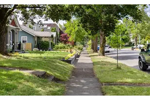 942 NE Summer St, Salem, OR 97301 - Photo 6
