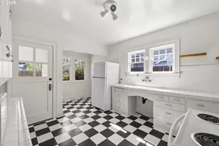 942 NE Summer St, Salem, OR 97301 - Photo 14