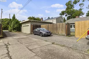 942 NE Summer St, Salem, OR 97301 - Photo 36