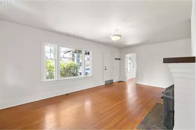 942 NE Summer St, Salem, OR 97301 - Photo 12