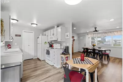 511 NE 7th St, Battle Ground, WA 98604 - Photo 8