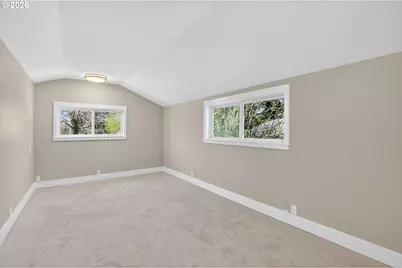 9824 SW 56th Ave, Portland, OR 97219 - Photo 18