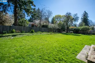 9824 SW 56th Ave, Portland, OR 97219 - Photo 28