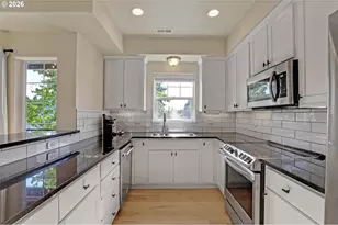 9061 SW 155th Ave, Beaverton, OR 97007 - Photo 8