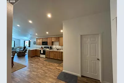 1690 Skyline Dr, Tillamook, OR 97141 - Photo 26