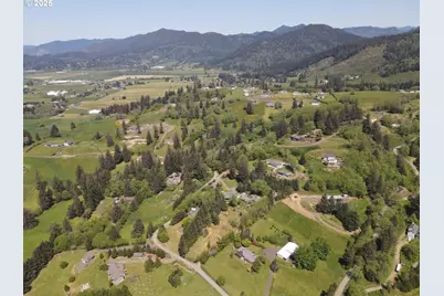 1690 Skyline Dr, Tillamook, OR 97141 - Photo 4