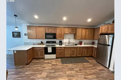 1690 Skyline Dr, Tillamook, OR 97141 - Photo 10