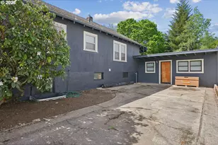 2105 SE Ochoco St, Portland, OR 97222 - Photo 4