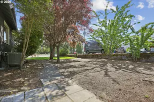 2105 SE Ochoco St, Portland, OR 97222 - Photo 40