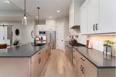 8044 SW Knudsen Pl, Portland, OR 97223 - Photo 18