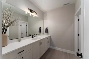 8044 SW Knudsen Pl, Portland, OR 97223 - Photo 36