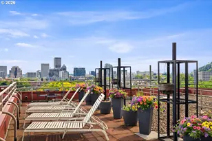 2021 SW Main St, Portland, OR 97205 - Photo 32