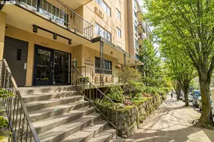 2021 SW Main St, Portland, OR 97205 - Photo 2