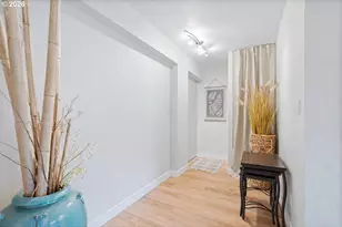 2021 SW Main St, Portland, OR 97205 - Photo 4