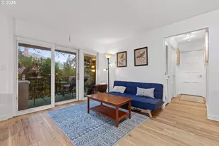 2021 SW Main St, Portland, OR 97205 - Photo 8