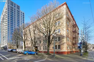 709 SW 16th Ave, Portland, OR 97205 - Photo 2