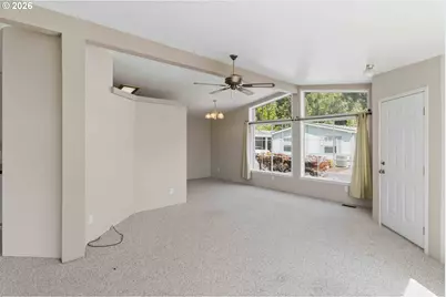 318 Peacock Ln, Kelso, WA 98626 - Photo 14