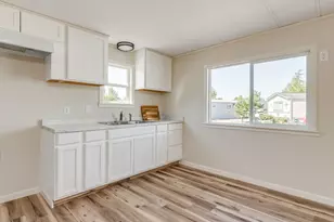 612 N Cascade Dr, Woodburn, OR 97071 - Photo 16