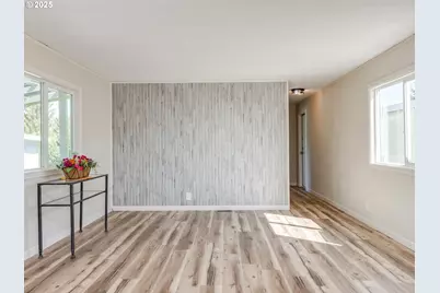 612 N Cascade Dr #23, Woodburn, OR 97071 - Photo 32