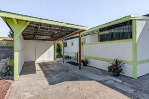 612 N Cascade Dr, Woodburn, OR 97071 - Photo 2