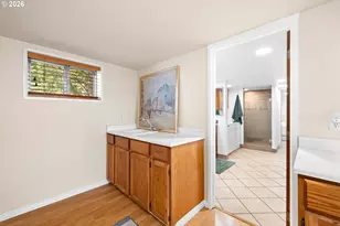 1727 N Winchell St, Portland, OR 97217 - Photo 32