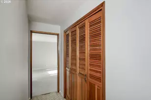 16560 SE Haig Dr, Portland, OR 97236 - Photo 22