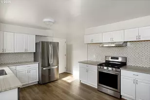 16560 SE Haig Dr, Portland, OR 97236 - Photo 12