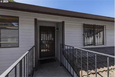 12173 SE 104th Ct, Happy Valley, OR 97086 - Photo 2