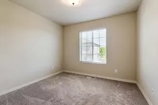 28748 SW Finland Ave, Wilsonville, OR 97070 - Photo 18