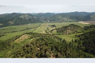 8143 Tiller Trail Hwy, Canyonville, OR 97417 - Photo 16