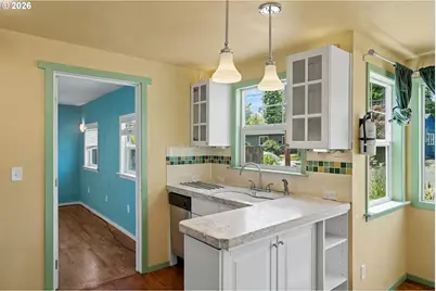 641 NW 28th St, Corvallis, OR 97330 - Photo 16
