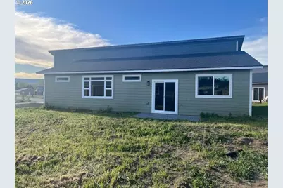 402 Lolly Ln, Dallesport, WA 98617 - Photo 2