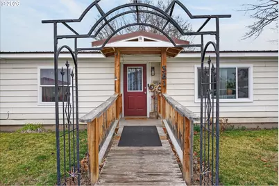 381 2nd St, Baker City, OR 97814 - Photo 2