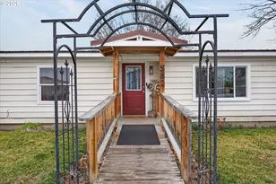 381 2nd St, Baker City, OR 97814 - Photo 2