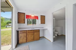 31332 Camas Swale Rd, Creswell, OR 97426 - Photo 28