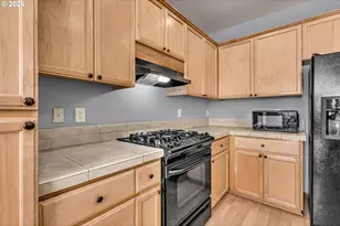 1093 SE Wenlock Ave, Hillsboro, OR 97123 - Photo 10