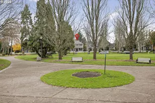 1202 NE Parks Edge Cir, Hillsboro, OR 97124 - Photo 34