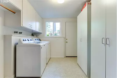 365 E 50th Ave, Eugene, OR 97405 - Photo 22
