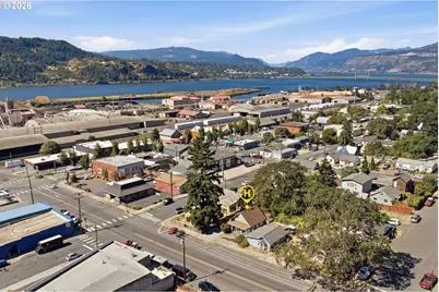 207 N Oak St, Bingen, WA 98605 - Photo 40