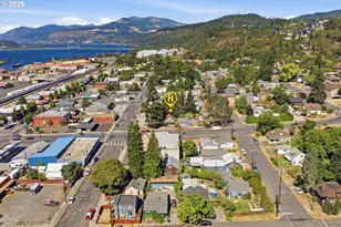 207 N Oak St, Bingen, WA 98605 - Photo 14
