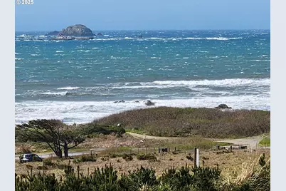 30420 Sawyer Way, Gold Beach, OR 97444 - Photo 2