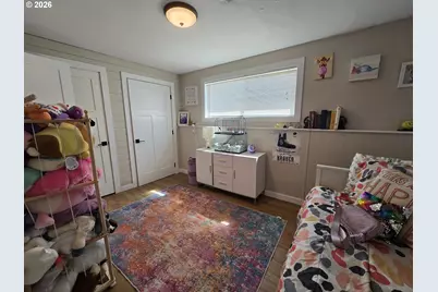 285 NE College St, Dufur, OR 97021 - Photo 18