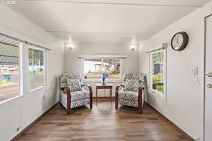 205 S 54th St, Springfield, OR 97478 - Photo 2