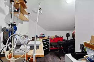 15450 NW Aberdeen Dr, Portland, OR 97229 - Photo 24