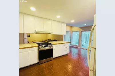 10406 NE Fargo St, Portland, OR 97220 - Photo 6