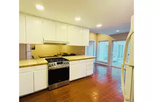 10406 NE Fargo St, Portland, OR 97220 - Photo 6