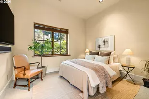 811 NE Brennan Ln, Hillsboro, OR 97124 - Photo 36