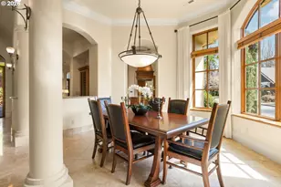 811 NE Brennan Ln, Hillsboro, OR 97124 - Photo 4