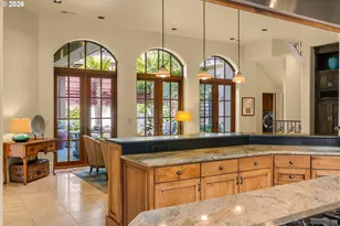 811 NE Brennan Ln, Hillsboro, OR 97124 - Photo 16